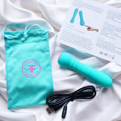 FemmeFunn Ultra Bullet Vibrator Package Contents