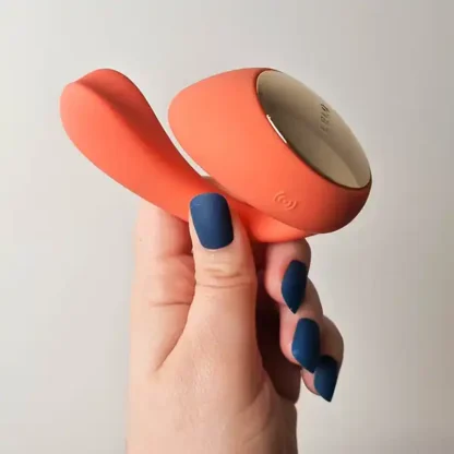Lelo Ida Wave Dual Vibrator Held In Hand