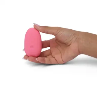Je Joue ILY Pebble Vibrator Held In Hand